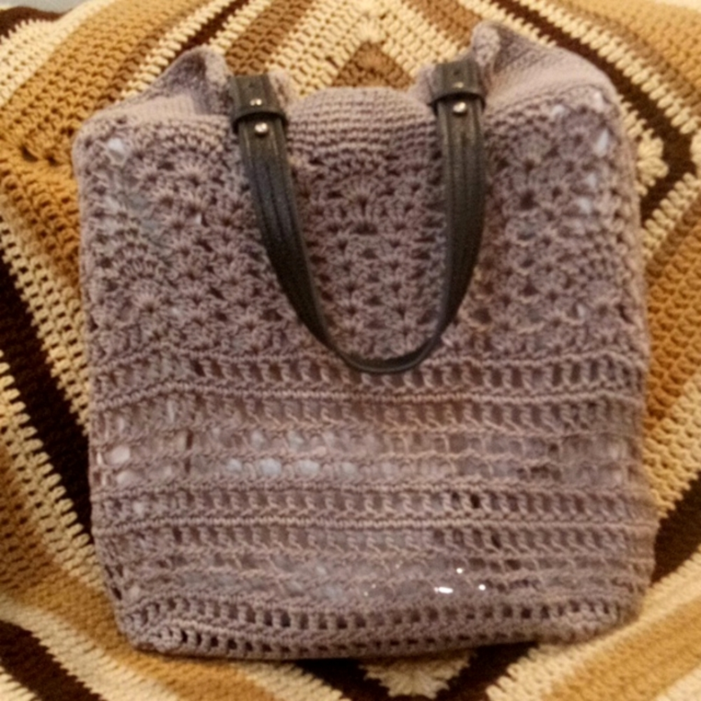 THE SAK🛍️24"Crochet Bag in Gray With Detachable/Adjustable Black Leather Handle